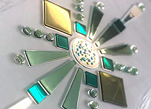 Композиция из фьюзинга и кабошонов